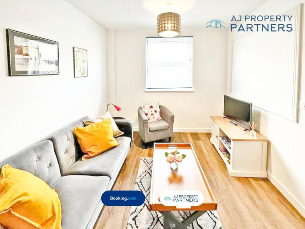 Premium Offer L Last-Minute Escape L Aj Properties L High Street Cheltenham L Parking L Ideal For Short Or Long Stays - Town Centre Apartment, 4 Beds, 1 Bathroom Exteriér fotografie